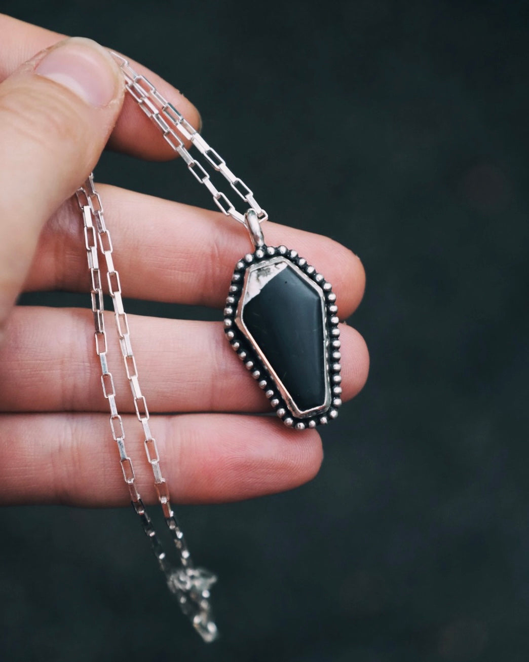 White Buffalo Magnesite Coffin Choker